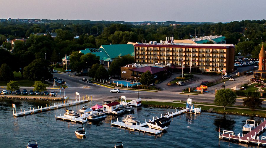 Harbor Shores on Lake Geneva